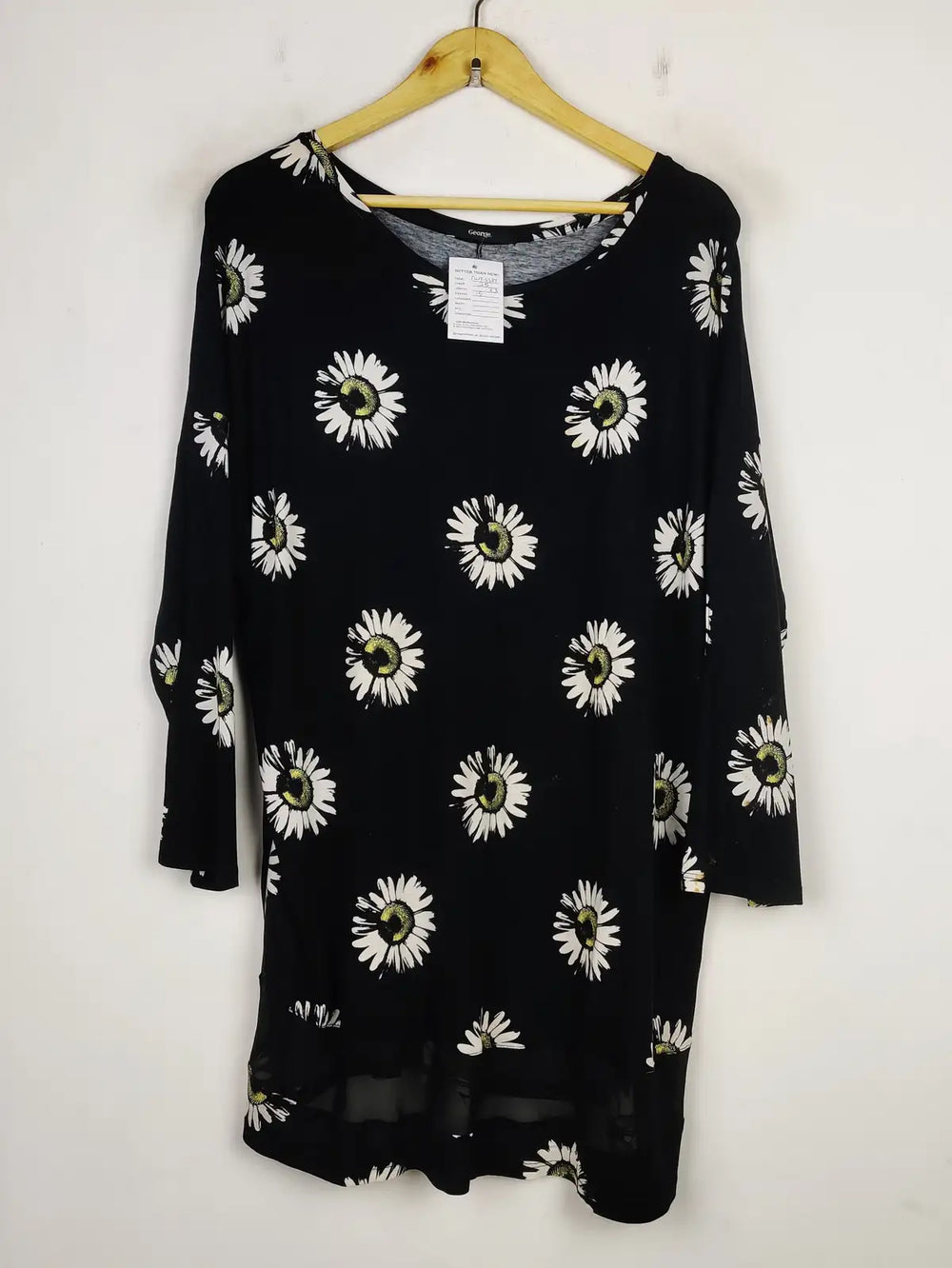 Buy online pre-used pre-loved 100% authentic & Original branded George (SWT-5589) available in Pakistan. Top international brands avilable.