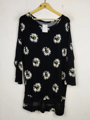 Buy online pre-used pre-loved 100% authentic & Original branded George (SWT-5589) available in Pakistan. Top international brands avilable.