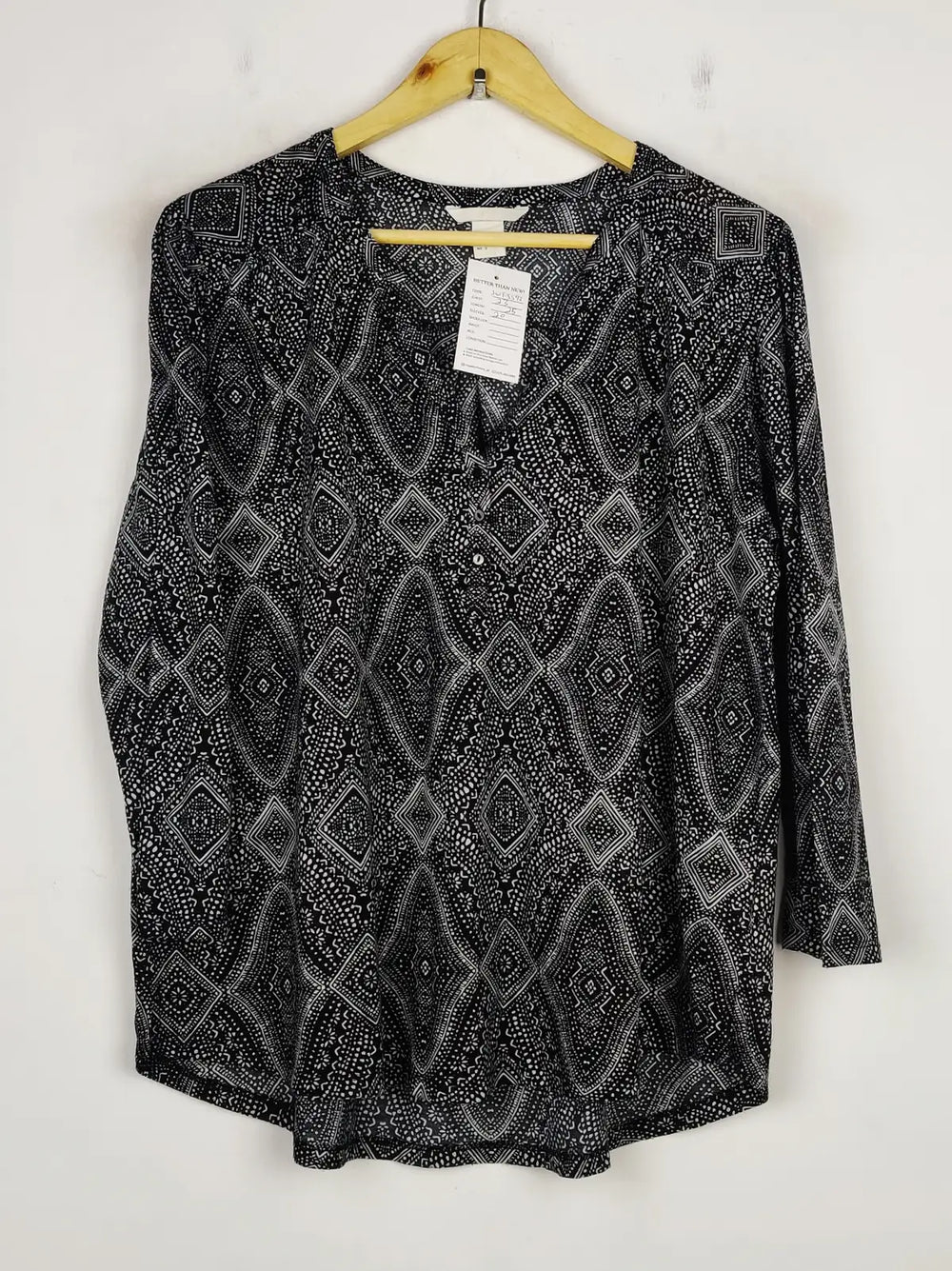 Buy online pre-used pre-loved 100% authentic & Original branded H&M (SWT-5593) available in Pakistan. Top international brands avilable.