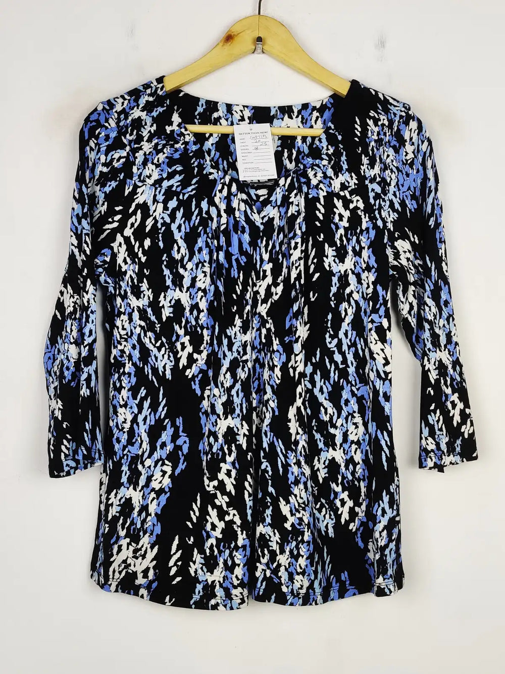 Buy online pre-used pre-loved 100% authentic & Original branded Dunnes Store (SWT-5595) available in Pakistan. Top international brands avilable.