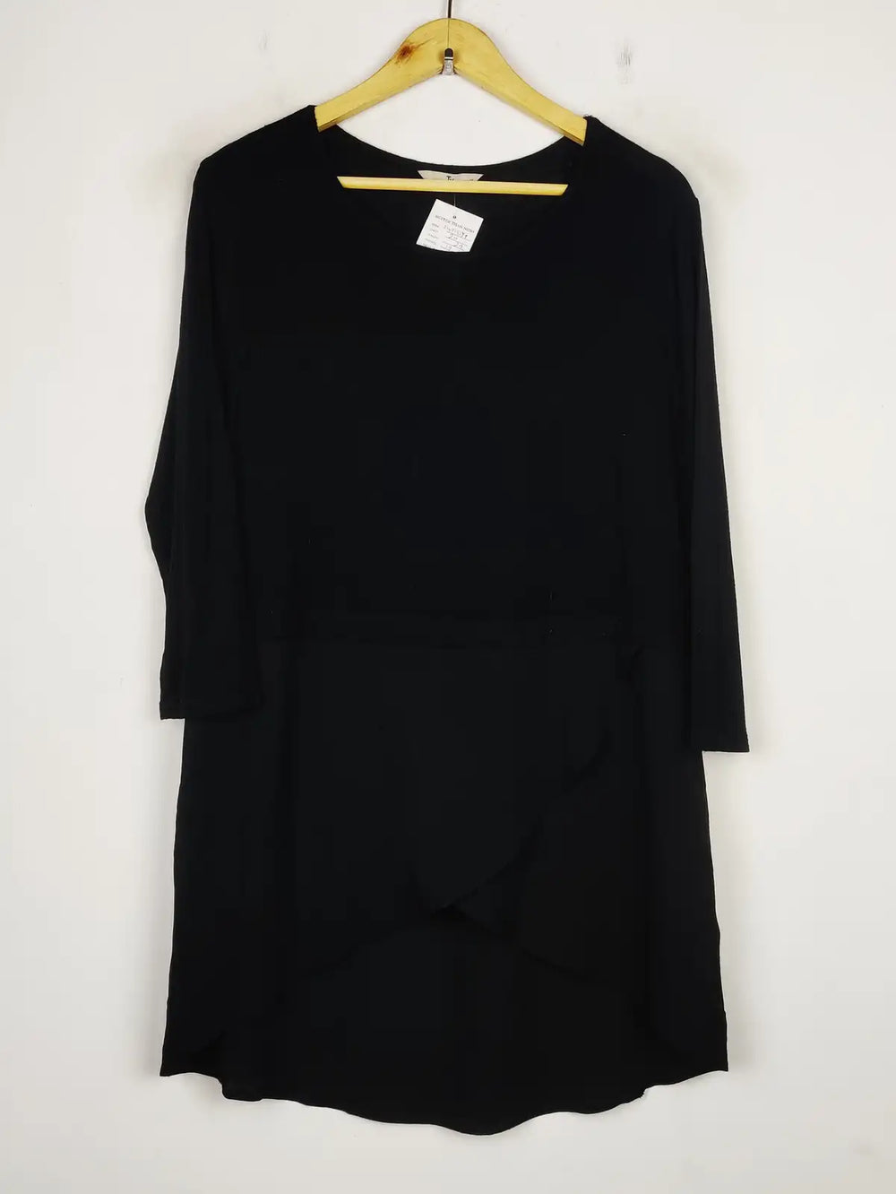 Buy online pre-used pre-loved 100% authentic & Original branded Tu (SWT-5599) available in Pakistan. Top international brands avilable.