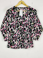 Buy online pre-used pre-loved 100% authentic & Original branded Pieces (SWT-5610) available in Pakistan. Top international brands avilable.