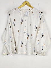 Buy online pre-used pre-loved 100% authentic & Original branded Peruna (SWT-5615) available in Pakistan. Top international brands avilable.