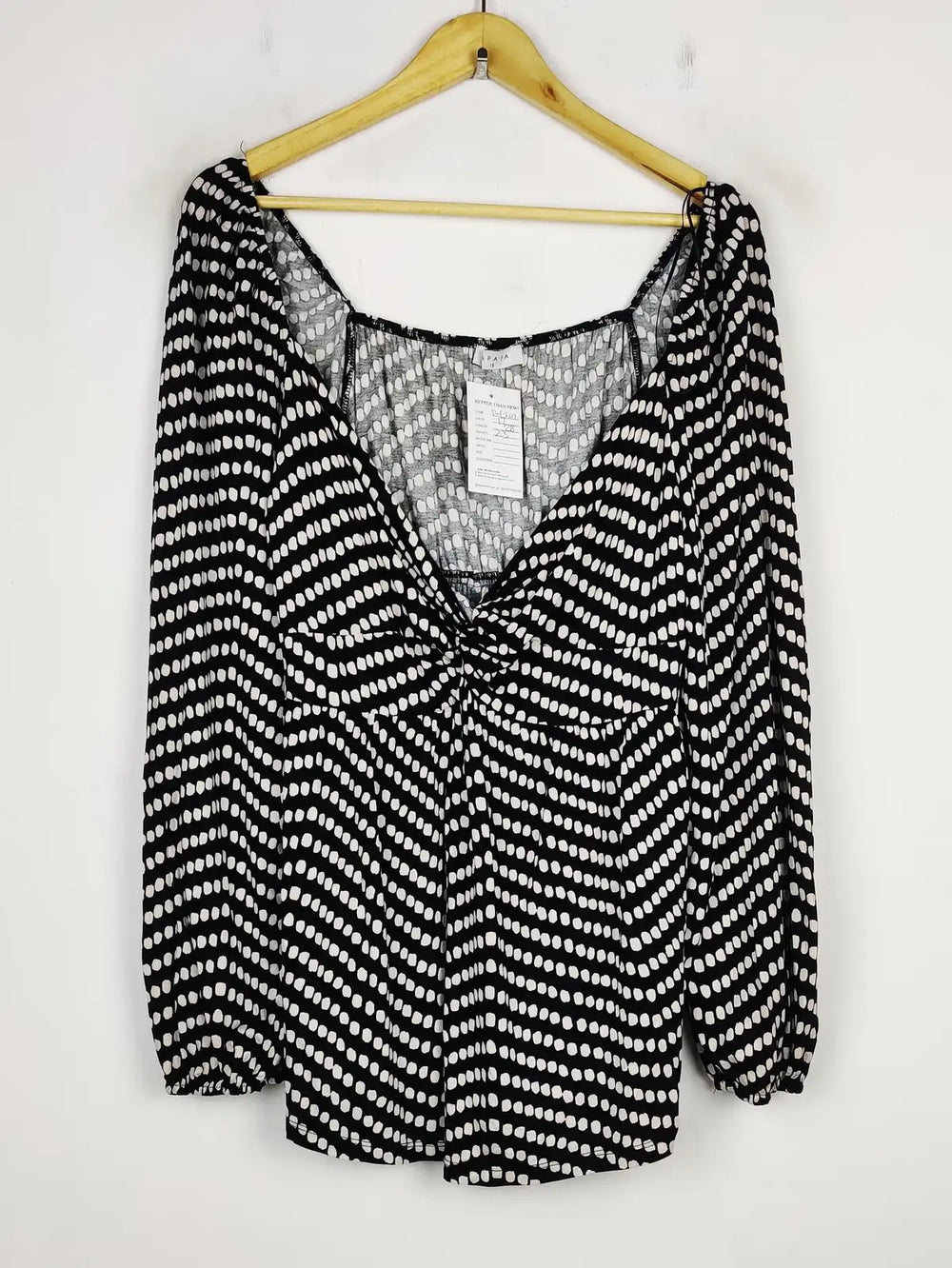 Buy online pre-used pre-loved 100% authentic & Original branded Papaya (SWT-5617) available in Pakistan. Top international brands avilable.