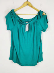 Buy online pre-used pre-loved 100% authentic & Original branded Papaya (SWT-5620) available in Pakistan. Top international brands avilable.