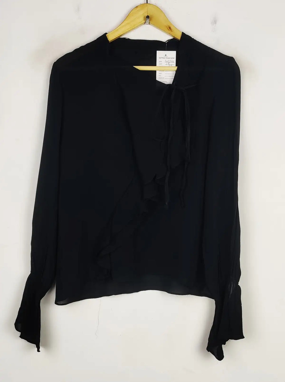 Buy online pre-used pre-loved 100% authentic & Original branded Unknown Brand (SWT-5622) available in Pakistan. Top international brands avilable.