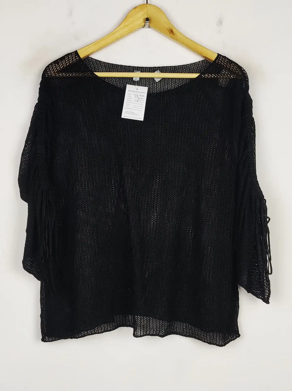 Buy online pre-used pre-loved 100% authentic & Original branded Unknown Brand (SWT-5624) available in Pakistan. Top international brands avilable.