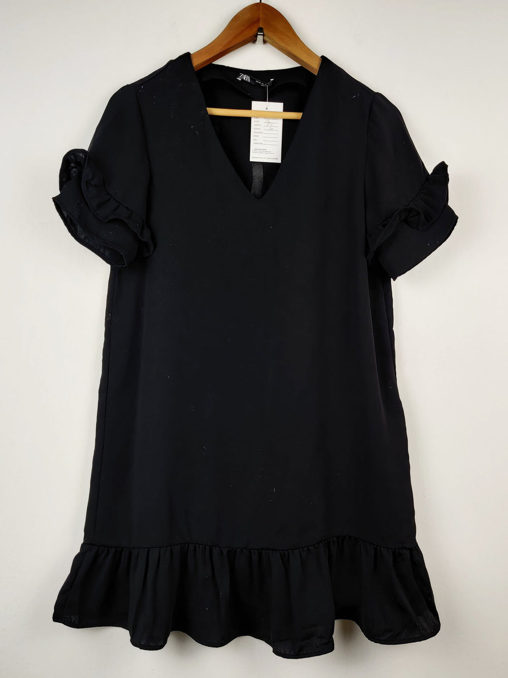 Buy online pre-used pre-loved 100% authentic & Original branded Zara (SWT-580) available in Pakistan. Top international brands avilable.