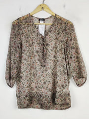 Buy online pre-used pre-loved 100% authentic & Original branded Redoute (SWT-5928) available in Pakistan. Top international brands avilable.