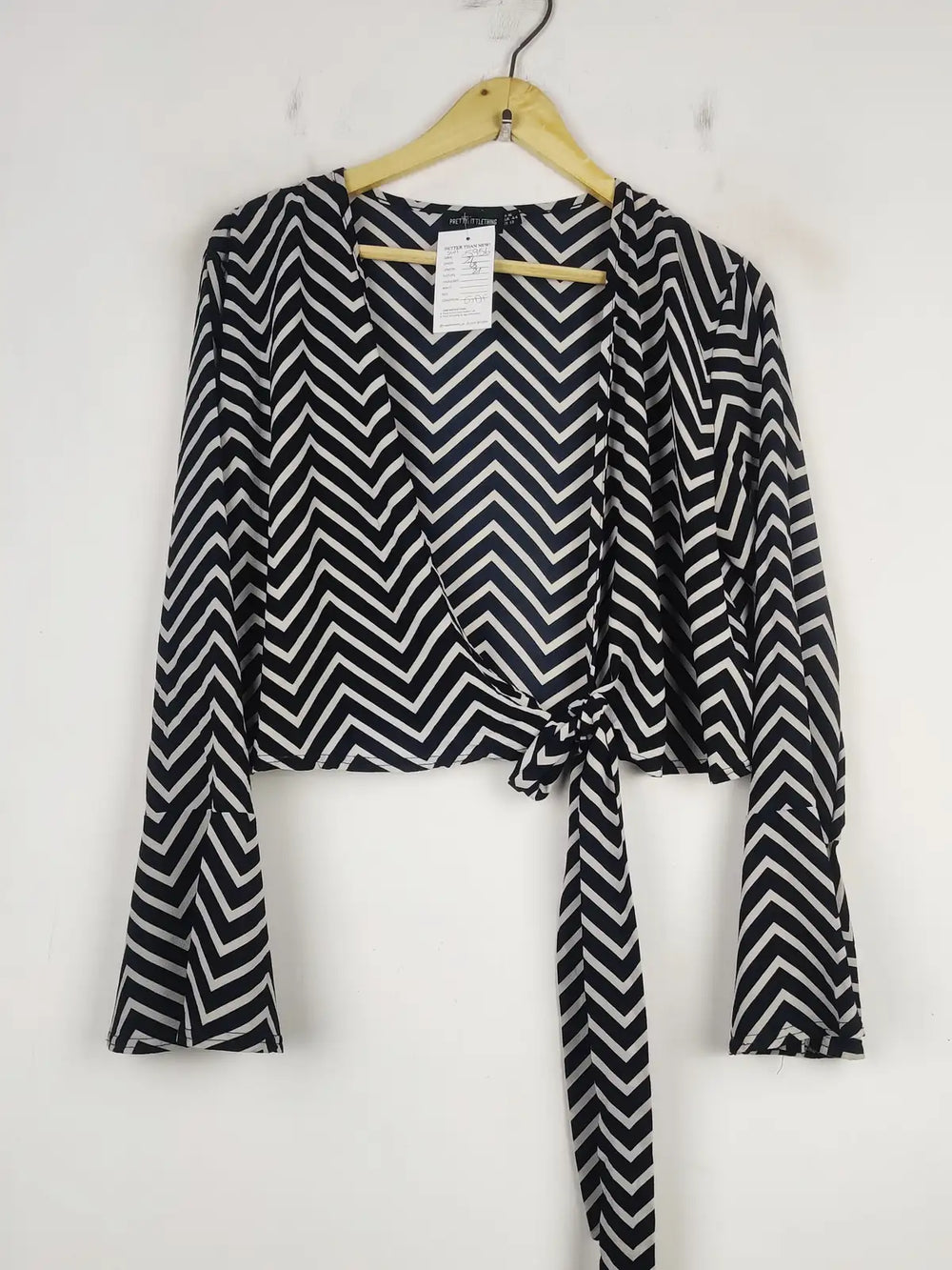 Buy online pre-used pre-loved 100% authentic & Original branded Prettylittlething (SWT-5956) available in Pakistan. Top international brands avilable.