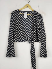 Buy online pre-used pre-loved 100% authentic & Original branded Prettylittlething (SWT-5956) available in Pakistan. Top international brands avilable.