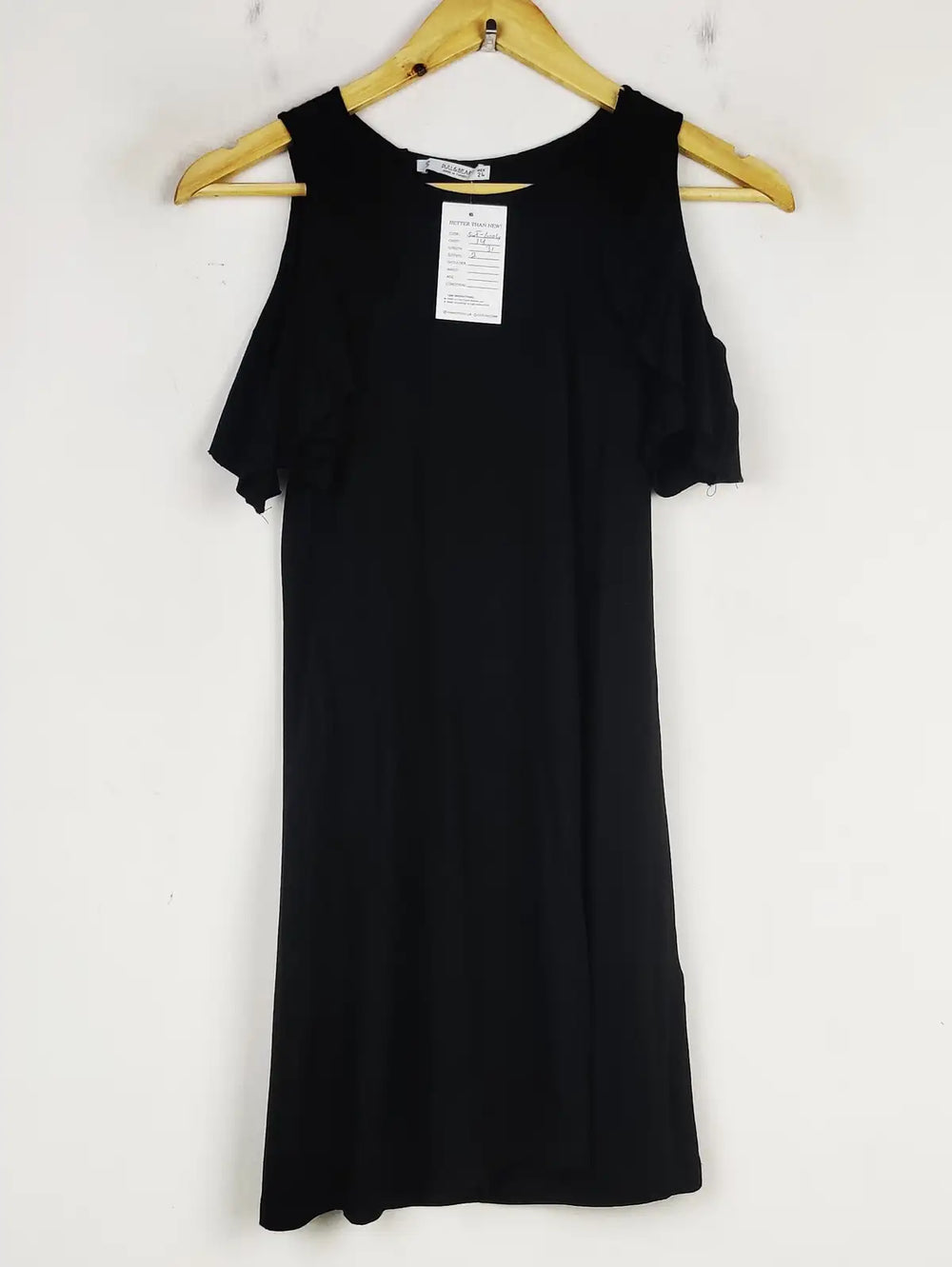 Buy online pre-used pre-loved 100% authentic & Original branded Pull & Bear (SWT-6004) available in Pakistan. Top international brands avilable.