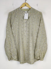 Buy online pre-used pre-loved 100% authentic & Original branded Marks & Spencer (SWT-6006) available in Pakistan. Top international brands avilable.