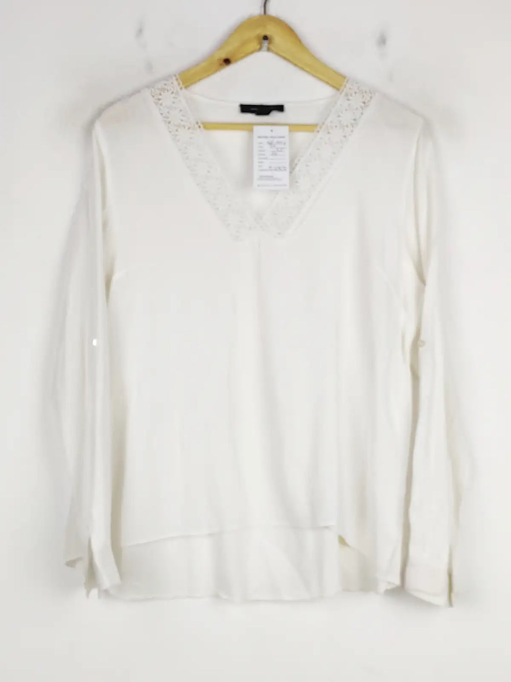 Buy online pre-used pre-loved 100% authentic & Original branded Atmosphere (SWT-6012) available in Pakistan. Top international brands avilable.