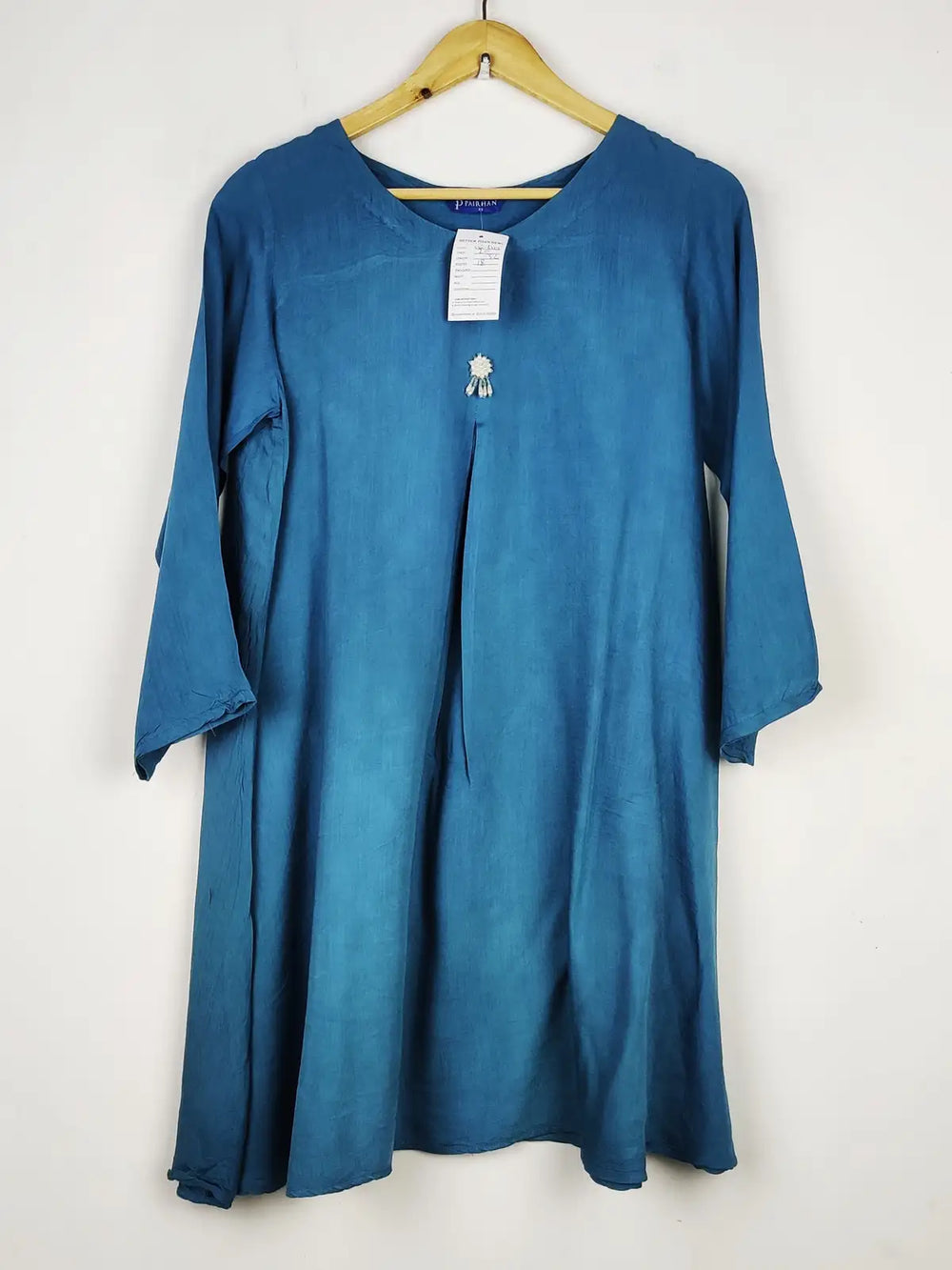 Buy online pre-used pre-loved 100% authentic & Original branded Pairhan (SWT-6122) available in Pakistan. Top international brands avilable.