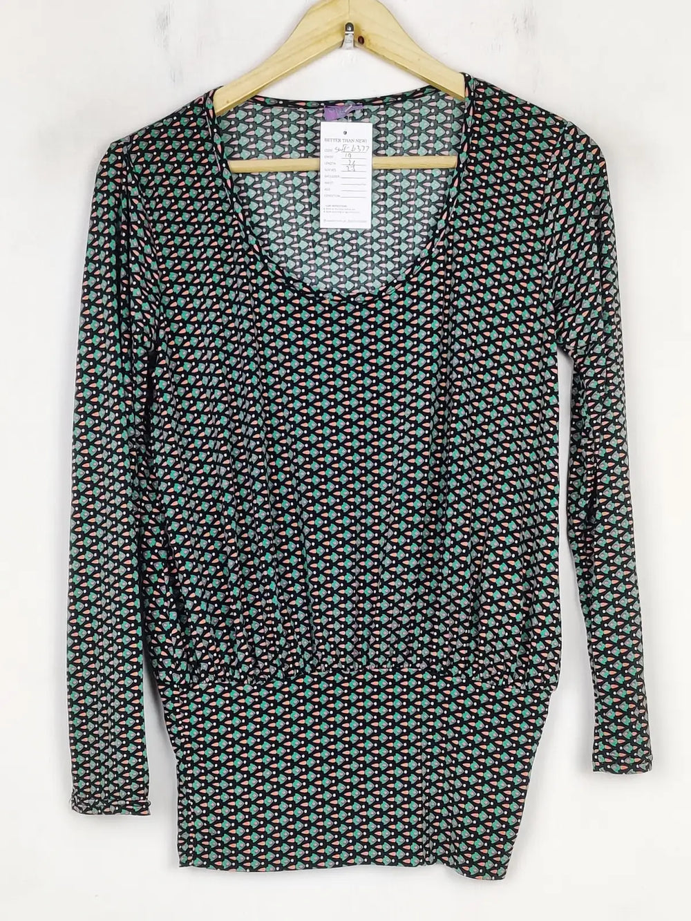 Buy online pre-used pre-loved 100% authentic & Original branded Onjenu (SWT-6377) available in Pakistan. Top international brands avilable.