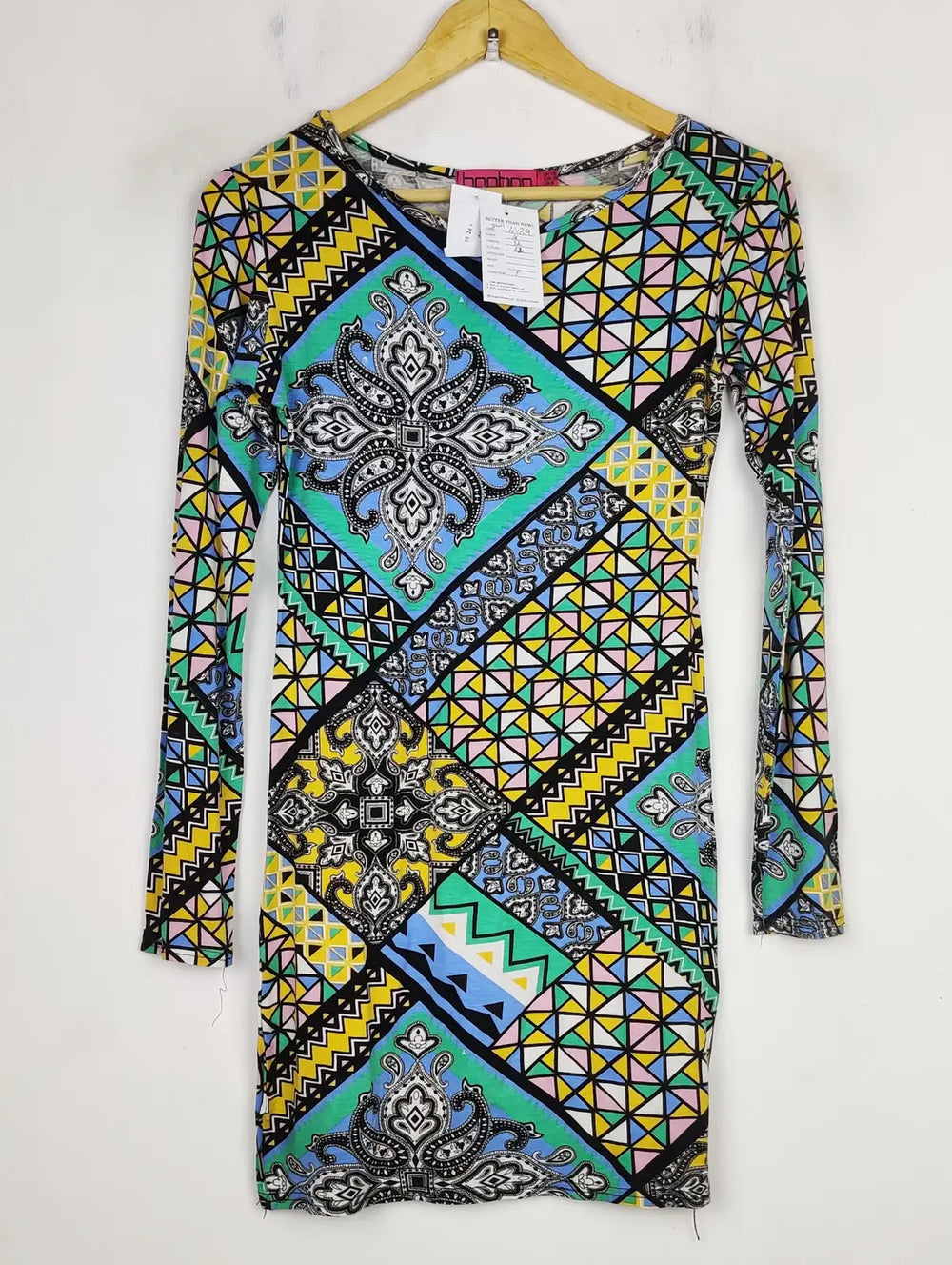 Buy online pre-used pre-loved 100% authentic & Original branded Boohoo (SWT-6439) available in Pakistan. Top international brands avilable.