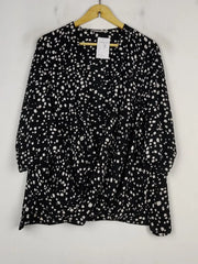 Buy online pre-used pre-loved 100% authentic & Original branded George (SWT-6449) available in Pakistan. Top international brands avilable.