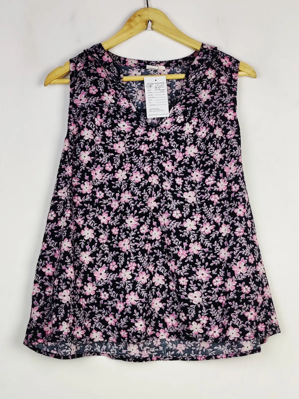 Buy online pre-used pre-loved 100% authentic & Original branded Gap (SWT-6507) available in Pakistan. Top international brands avilable.