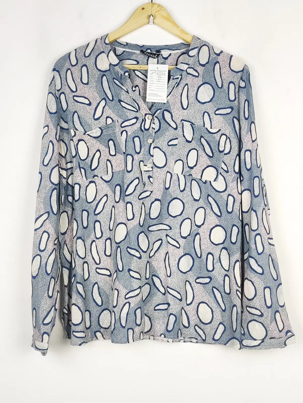 Buy online pre-used pre-loved 100% authentic & Original branded Twist (SWT-6539) available in Pakistan. Top international brands avilable.