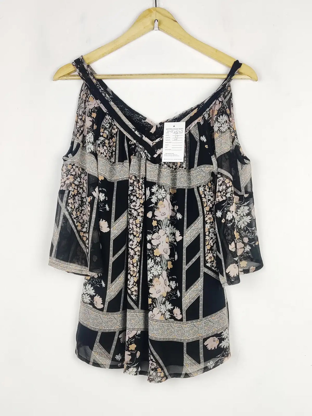 Buy online pre-used pre-loved 100% authentic & Original branded Miss Selfridge (SWT-6543) available in Pakistan. Top international brands avilable.