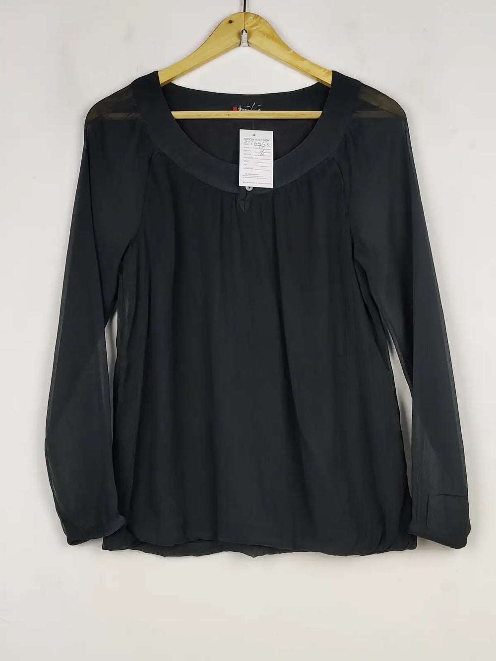 Buy online pre-used pre-loved 100% authentic & Original branded Street One (SWT-6553) available in Pakistan. Top international brands avilable.