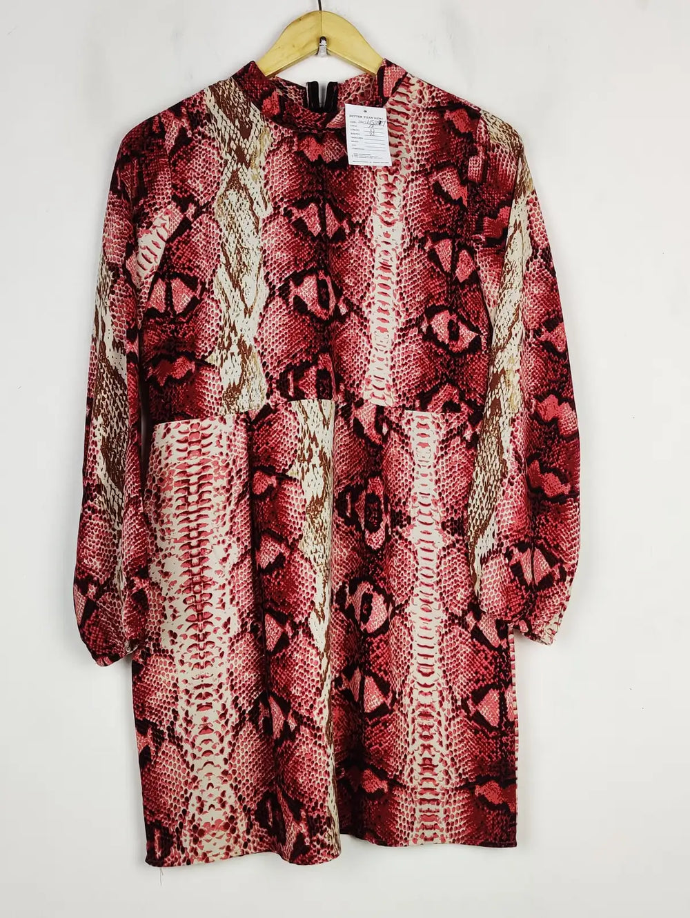 Buy online pre-used pre-loved 100% authentic & Original branded Boohoo (SWT-6587) available in Pakistan. Top international brands avilable.