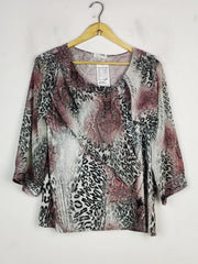 Buy online pre-used pre-loved 100% authentic & Original branded Ilona (SWT-6589) available in Pakistan. Top international brands avilable.