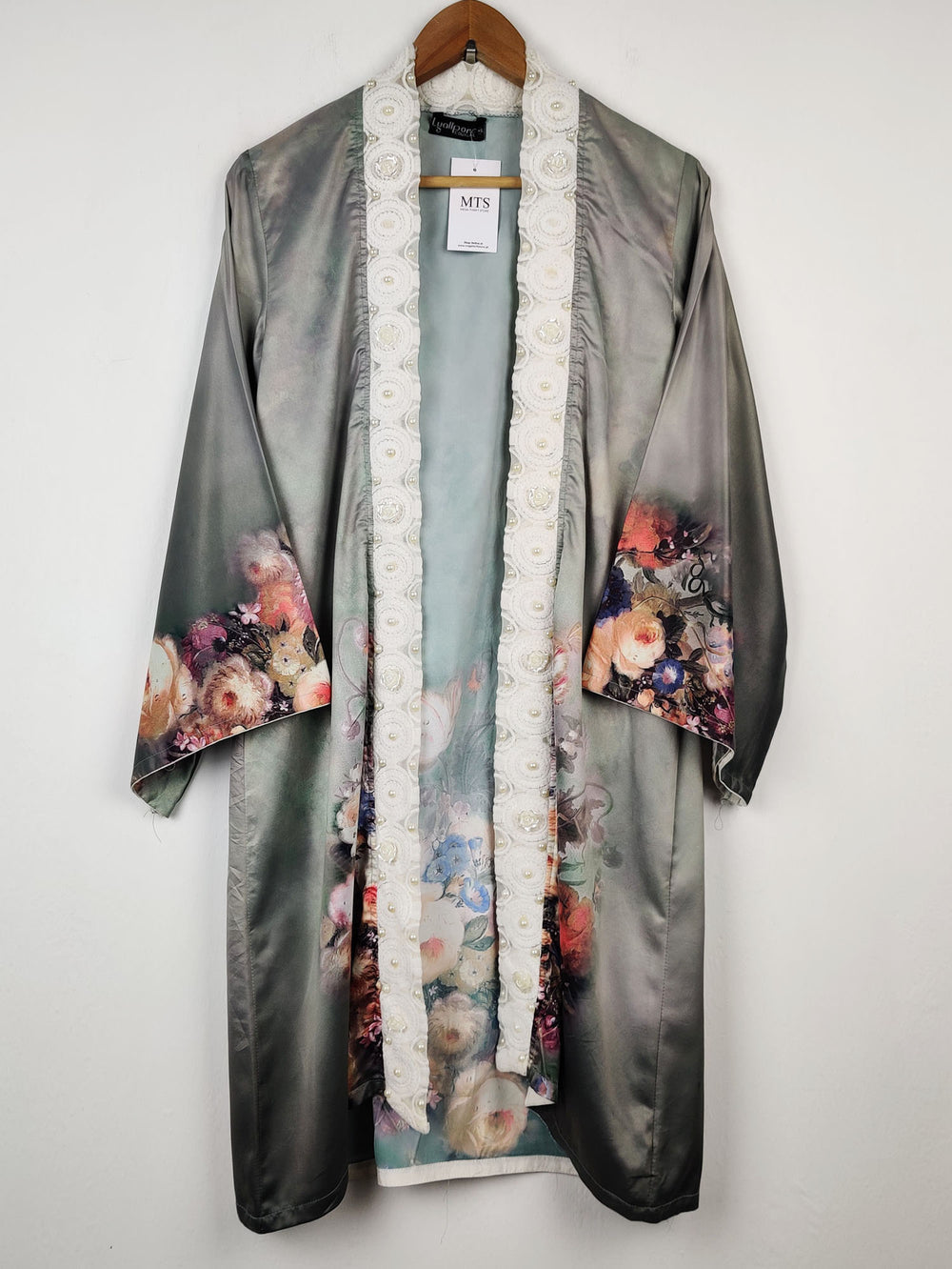 Buy online pre-used pre-loved 100% authentic & Original branded Lyall Porc (SWT-660) available in Pakistan. Top international brands avilable.