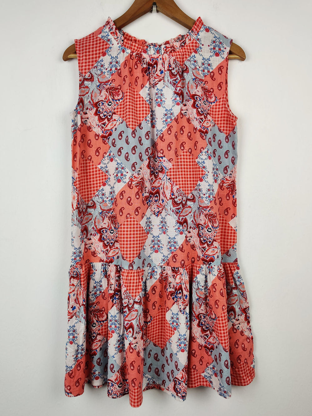 Buy online pre-used pre-loved 100% authentic & Original branded Tu (SWT-667) available in Pakistan. Top international brands avilable.