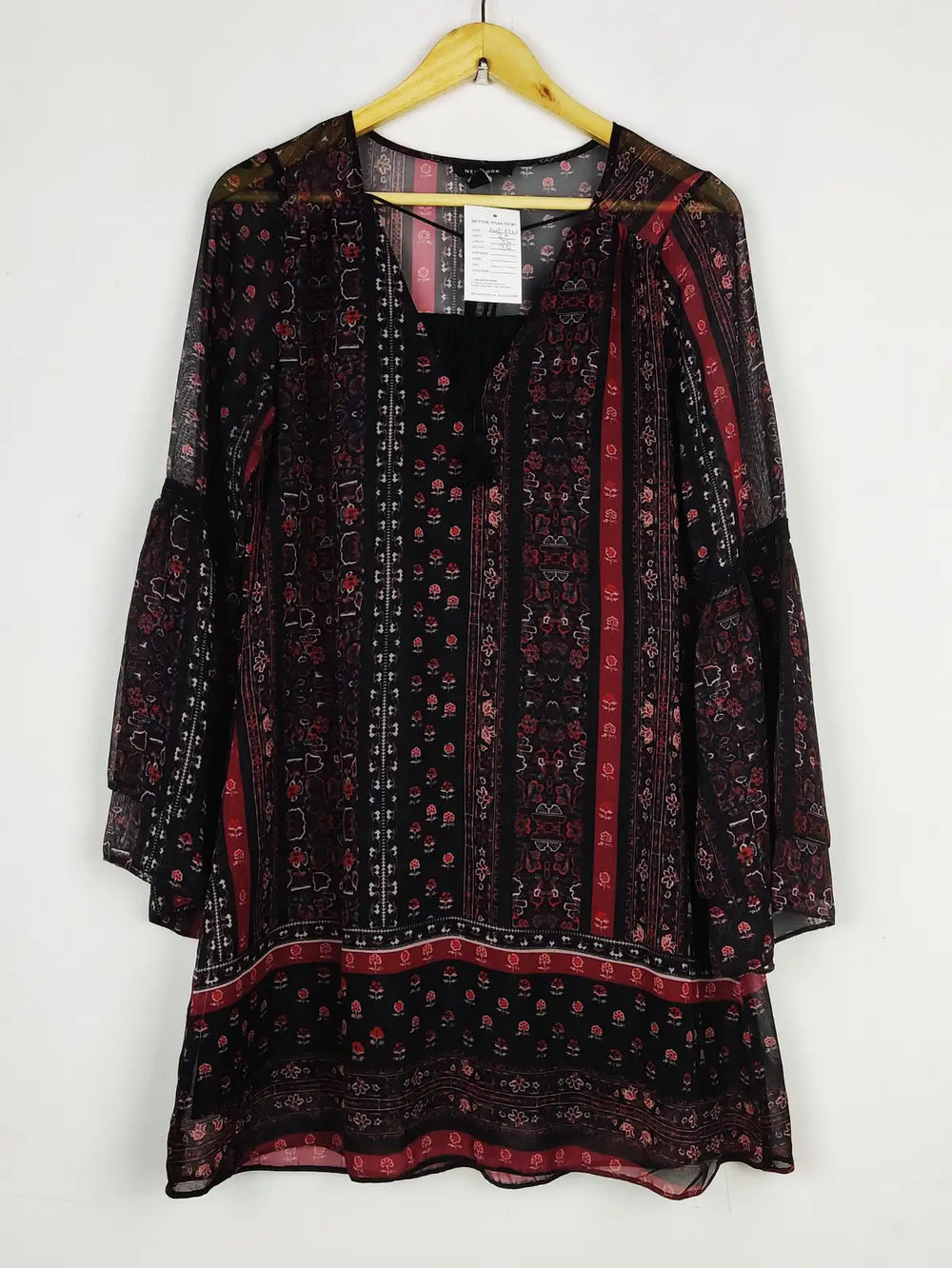 Buy online pre-used pre-loved 100% authentic & Original branded New Look (SWT-6763) available in Pakistan. Top international brands avilable.