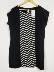 Buy online pre-used pre-loved 100% authentic & Original branded Dorothy Perkins (SWT-6867) available in Pakistan. Top international brands avilable.