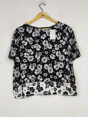 Buy online pre-used pre-loved 100% authentic & Original branded Unknown Brand (SWT-6887) available in Pakistan. Top international brands avilable.