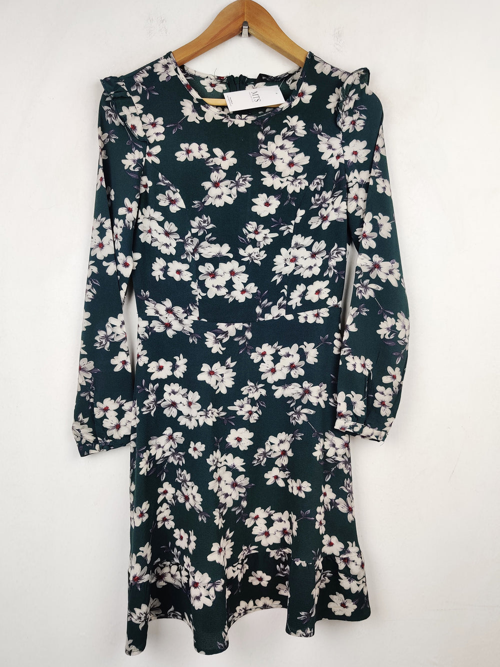 Buy online pre-used pre-loved 100% authentic & Original branded Brave Soul (SWT-68) available in Pakistan. Top international brands avilable.