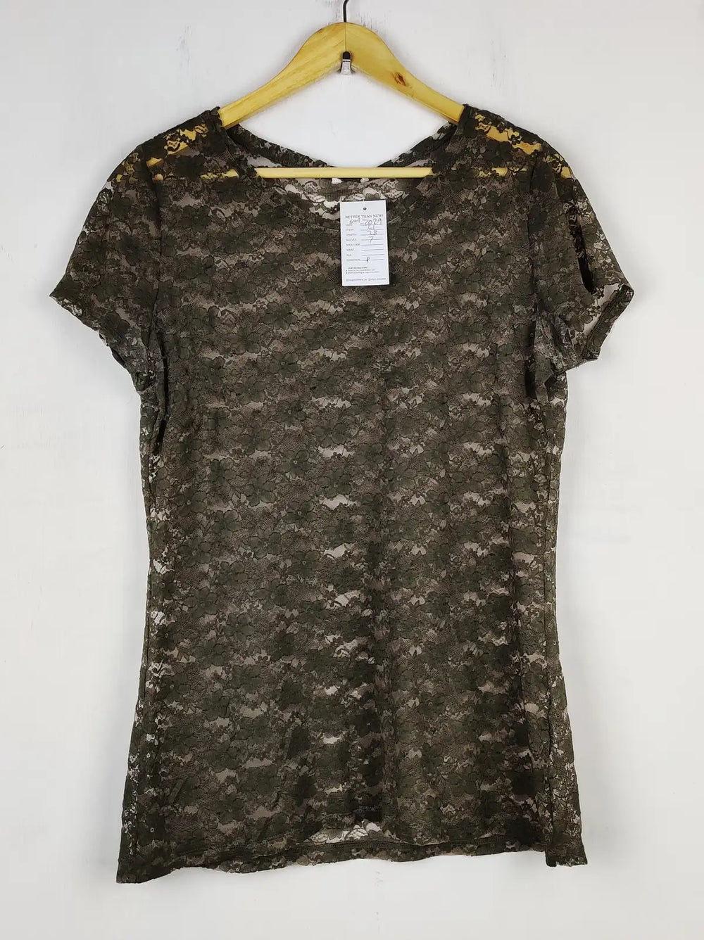 Buy online pre-used pre-loved 100% authentic & Original branded Unknown Brand (SWT-7029) available in Pakistan. Top international brands avilable.