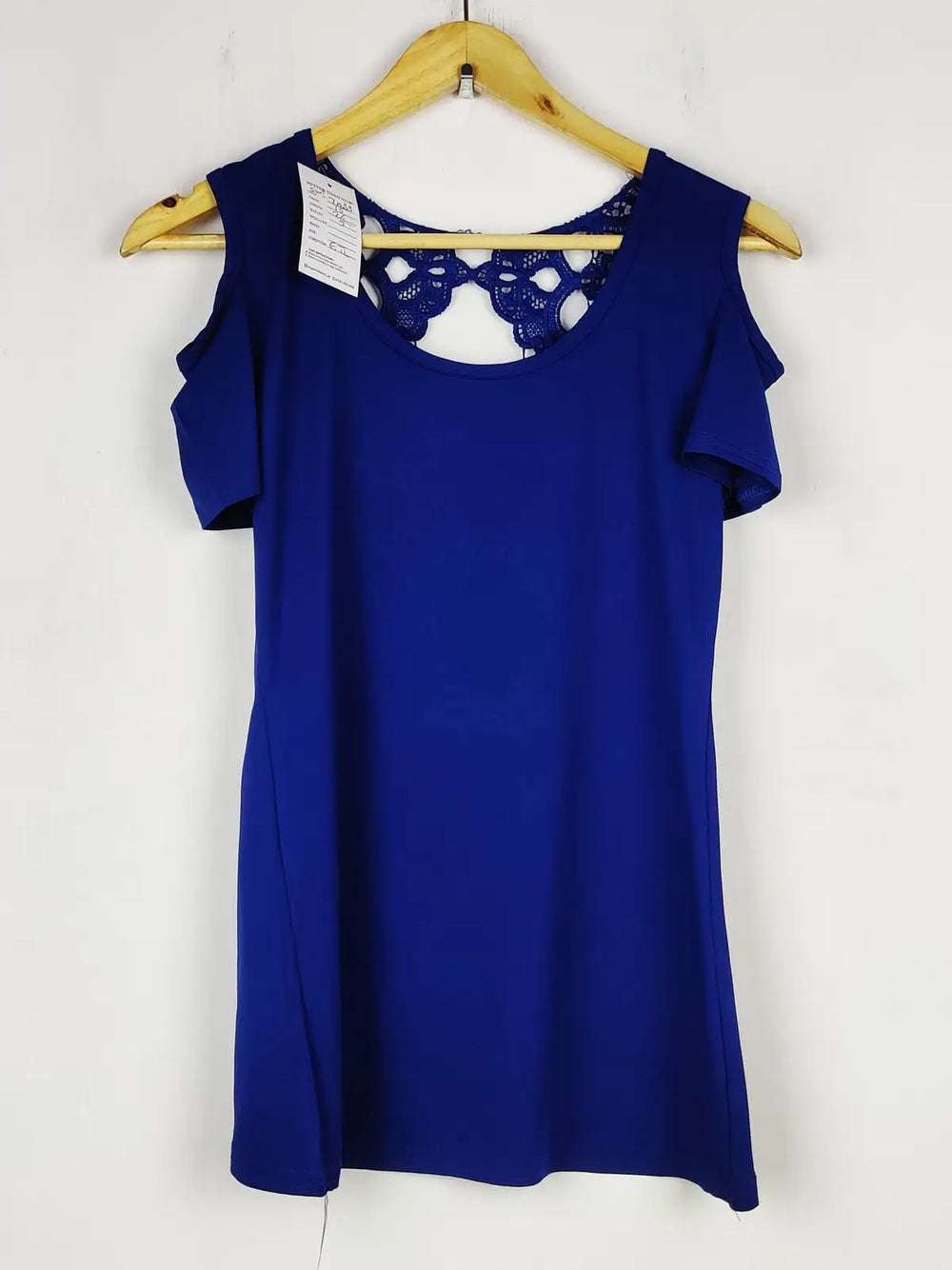 Buy online pre-used pre-loved 100% authentic & Original branded Unknown Brand (SWT-7033) available in Pakistan. Top international brands avilable.