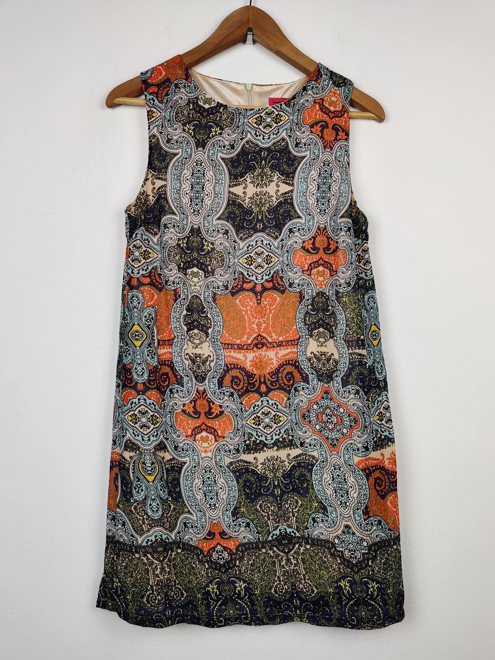 Buy online pre-used pre-loved 100% authentic & Original branded Boohoo (SWT-711) available in Pakistan. Top international brands avilable.