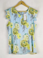 Buy online pre-used pre-loved 100% authentic & Original branded Rowan Avenue (SWT-7226) available in Pakistan. Top international brands avilable.