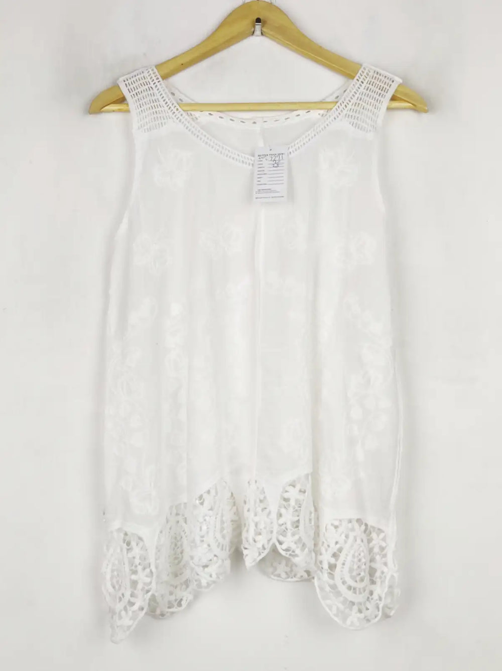 Buy online pre-used pre-loved 100% authentic & Original branded Unknown Brand (SWT-7271) available in Pakistan. Top international brands avilable.