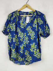 Buy online pre-used pre-loved 100% authentic & Original branded Unknown Brand (SWT-7274) available in Pakistan. Top international brands avilable.