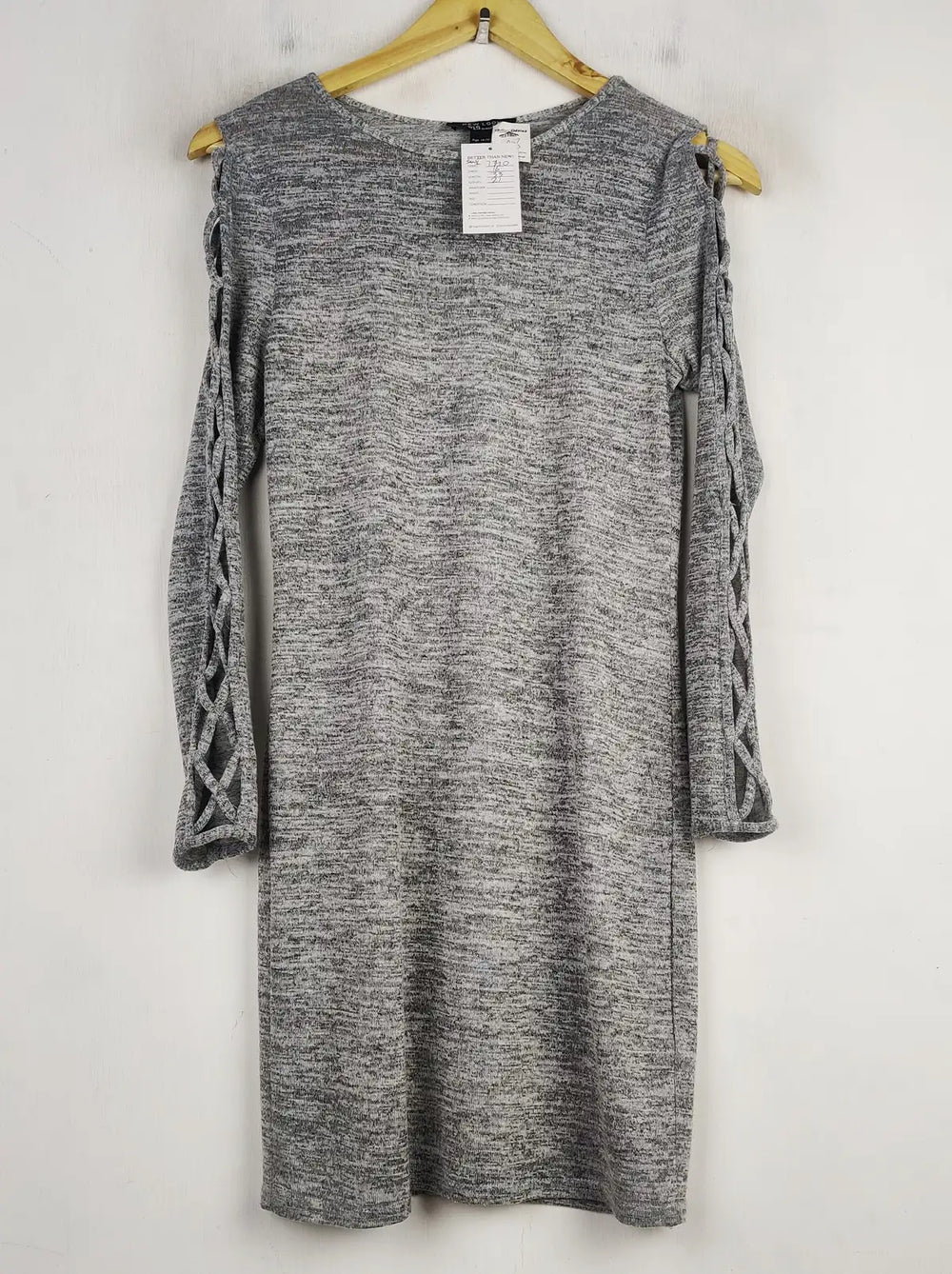 Buy online pre-used pre-loved 100% authentic & Original branded New Look (SWT-7340) available in Pakistan. Top international brands avilable.