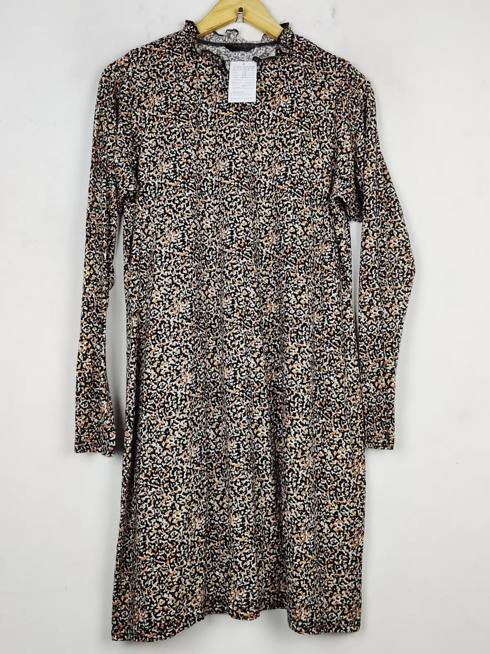Buy online pre-used pre-loved 100% authentic & Original branded Pep&Co (SWT-7537) available in Pakistan. Top international brands avilable.