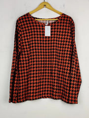 Buy online pre-used pre-loved 100% authentic & Original branded Pep&Co (SWT-7576) available in Pakistan. Top international brands avilable.
