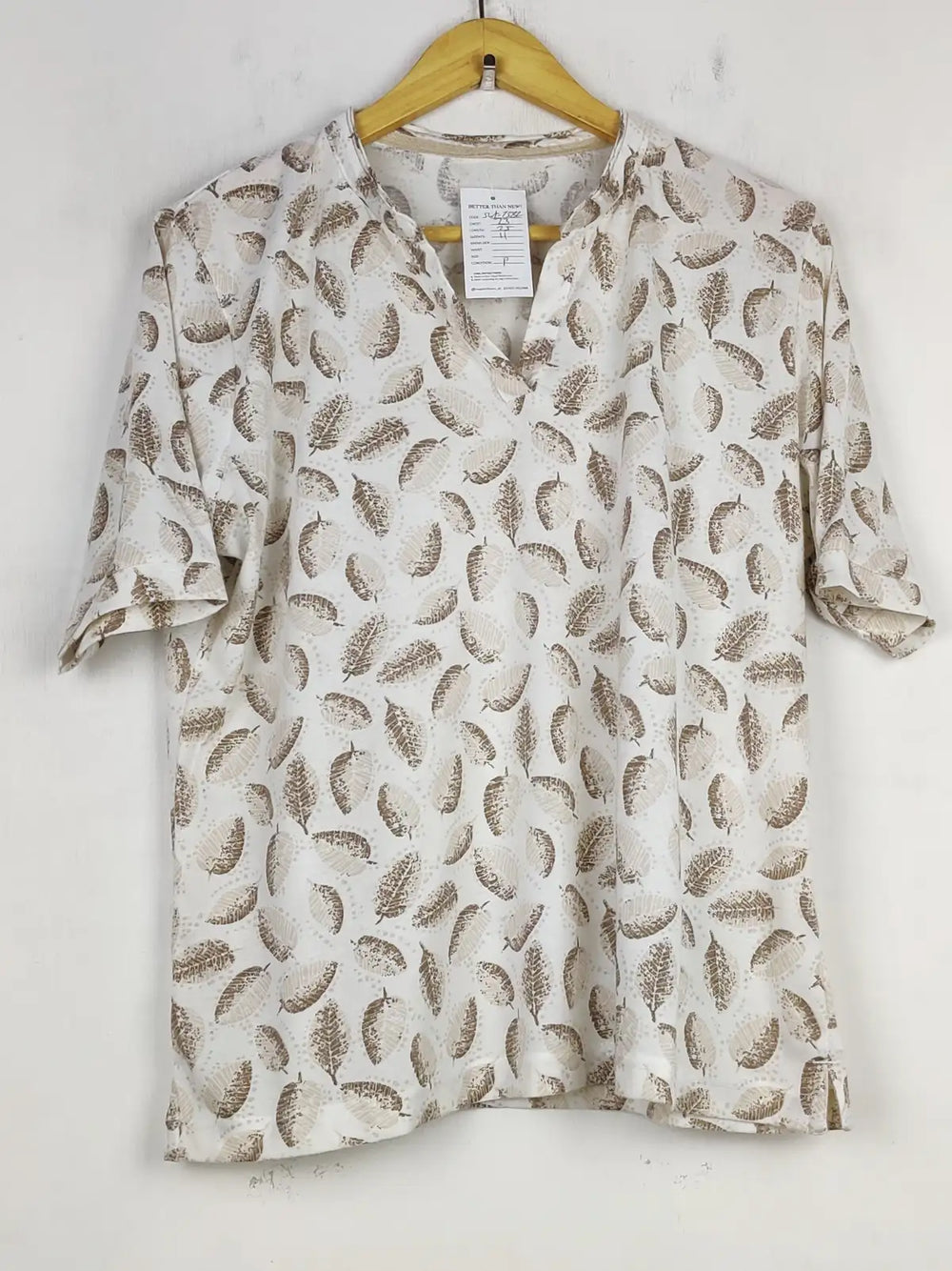 Buy online pre-used pre-loved 100% authentic & Original branded Unknown Brand (SWT-7582) available in Pakistan. Top international brands avilable.