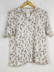 Buy online pre-used pre-loved 100% authentic & Original branded Unknown Brand (SWT-7582) available in Pakistan. Top international brands avilable.