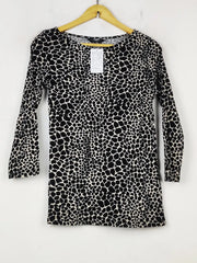 Buy online pre-used pre-loved 100% authentic & Original branded Dorothy Perkins (SWT-7633) available in Pakistan. Top international brands avilable.