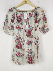 Buy online pre-used pre-loved 100% authentic & Original branded Miss Swan (SWT-7799) available in Pakistan. Top international brands avilable.