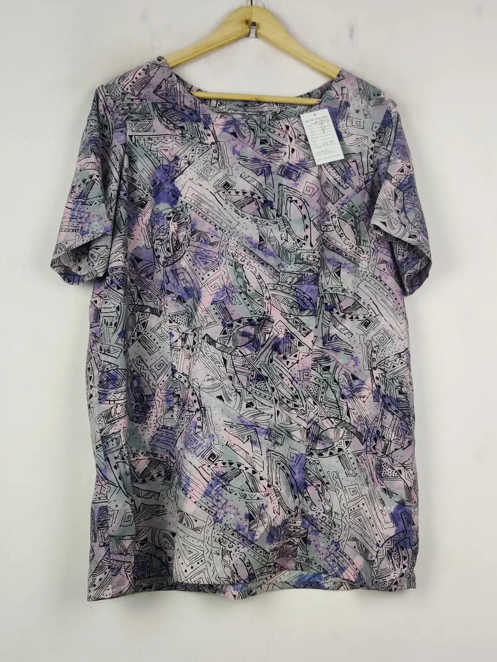 Buy online pre-used pre-loved 100% authentic & Original branded Unknown Brand (SWT-7806) available in Pakistan. Top international brands avilable.