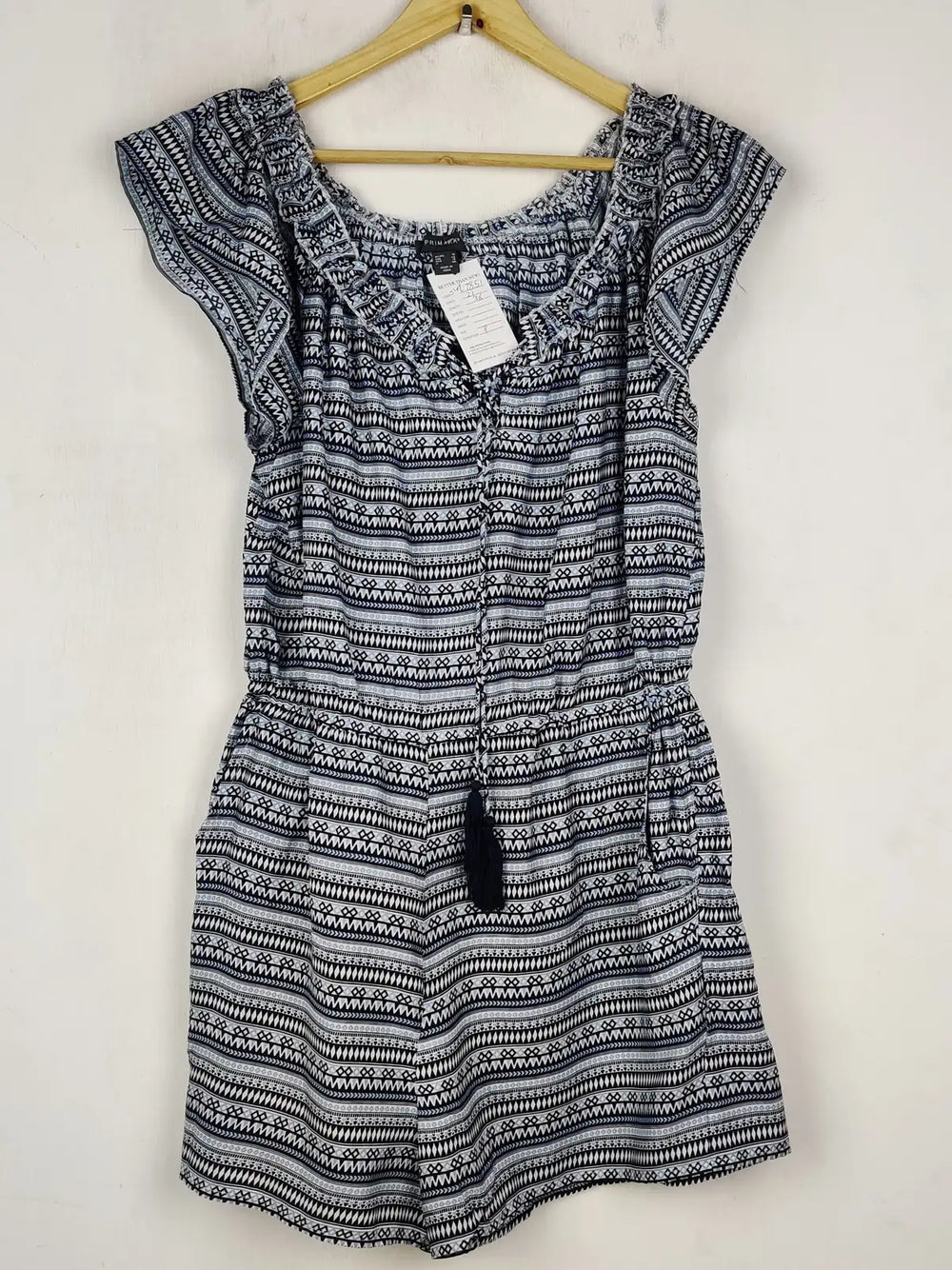 Buy online pre-used pre-loved 100% authentic & Original branded Primark (SWT-7851) available in Pakistan. Top international brands avilable.