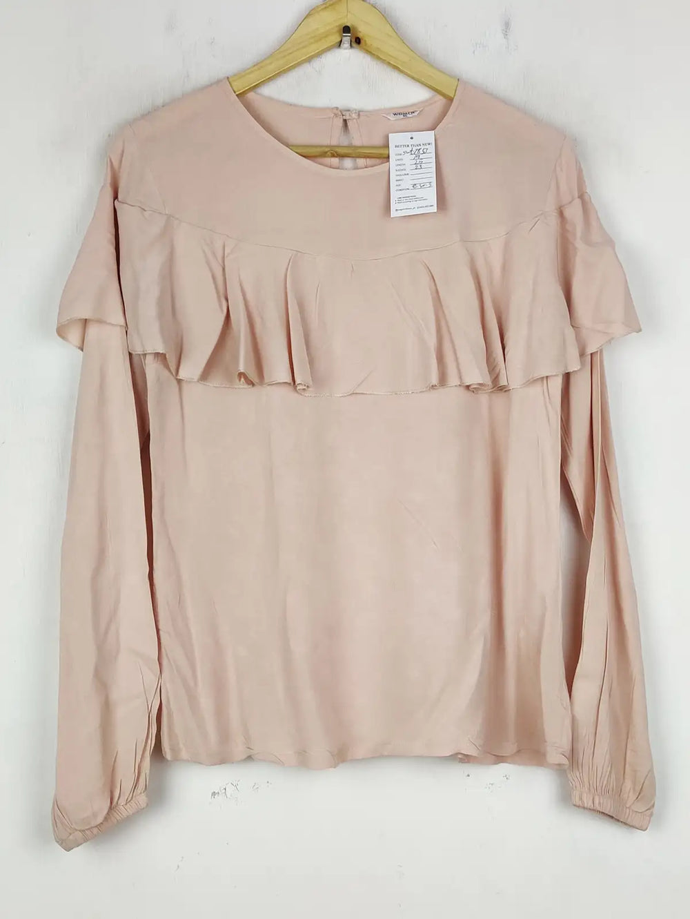 Buy online pre-used pre-loved 100% authentic & Original branded Women (SWT-7853) available in Pakistan. Top international brands avilable.